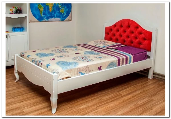 Кровать Авиньон с каретной стяжкой (90х200) из массива бука заказать в Осколе по цене 57 579 руб. с доставкой в Старый Оскол, Губкин, Белгород